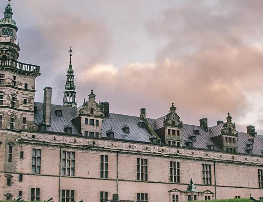 Kronborg_Thomas_Høyrup_Christensen_1200px